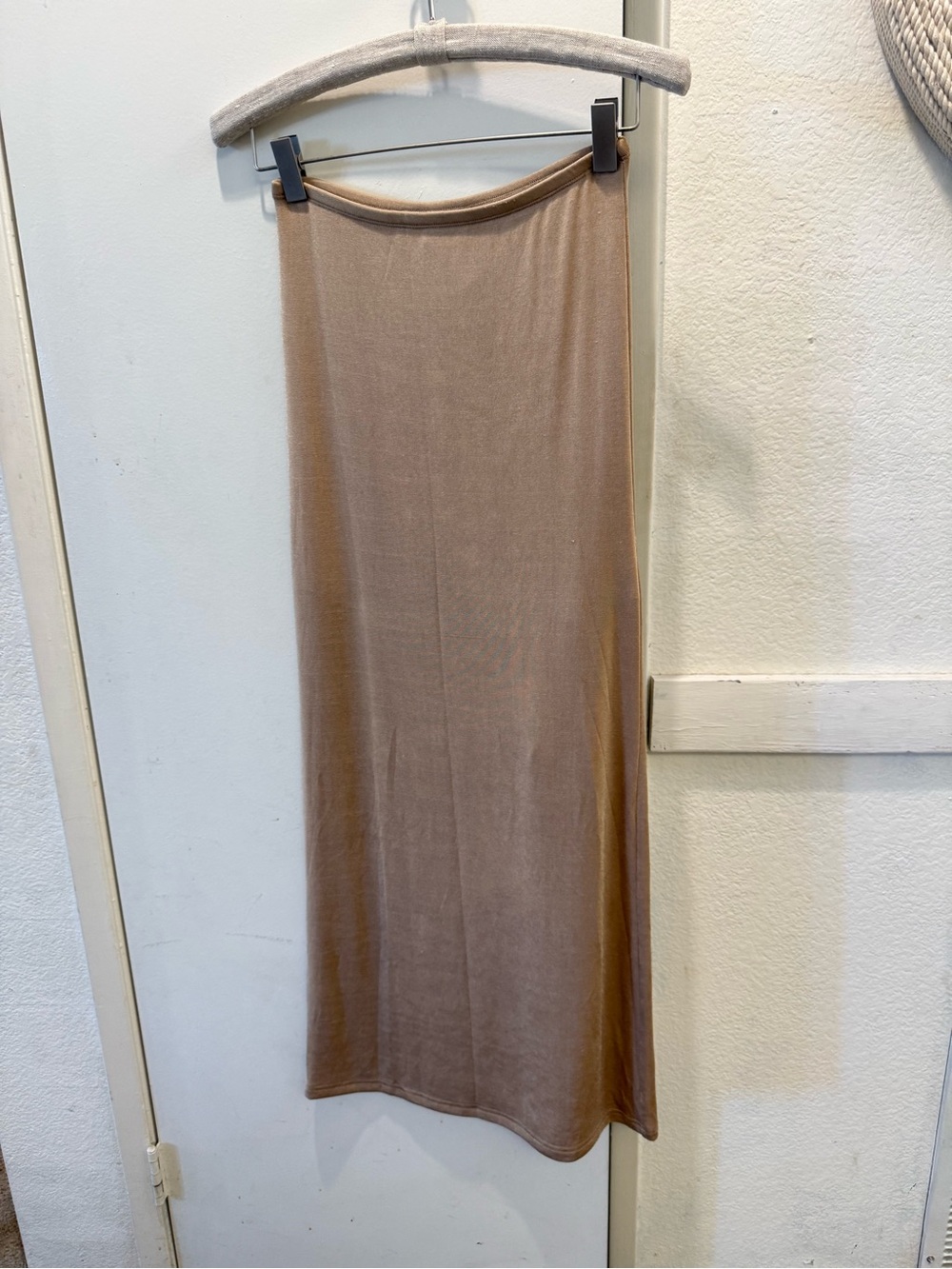 New NWT Sky to Moon Stretch Midi Skirt in Taupe medium
